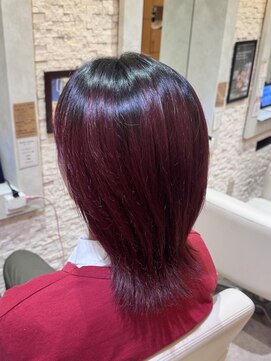 ヴィサージュプラス(VISAGE plus) ワインレッドカラー×ウルフカット