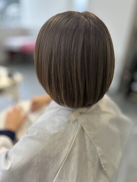 アイディアー スタジオコウベ(i-Dear studio Kobe) ミニボブ×ミルクティーベージュ