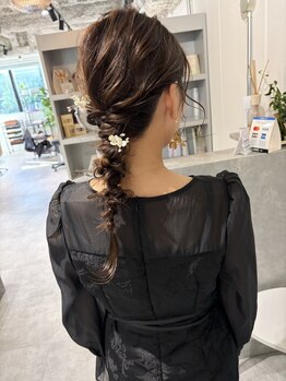 レヴリー(reverie)の写真/ヘアセットスタイリストが創るトレンドヘア！結婚式やパーティーも◎編みおろし/ハーフアップ/カチモリ