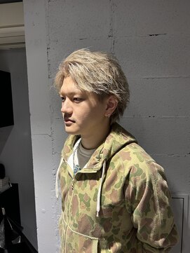 ライン(LYNE) ホワイトブロンド