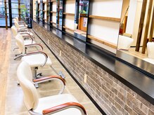 スタジオノブ(Studio nob)の雰囲気（ゆったり広々な7席の店内で当店のトリートメントを体感ください）