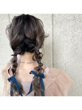 ザ シー 海老名(The C) [The  C  岩崎あつき]大人可愛いヘアアレンジお洒落ツインテール