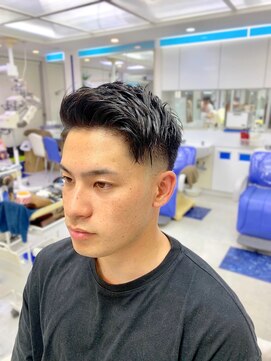 ヘアートーク アイズ(HAIR TALK I's) low fade