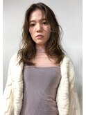 外国人風ミディアムウェーブパーマ