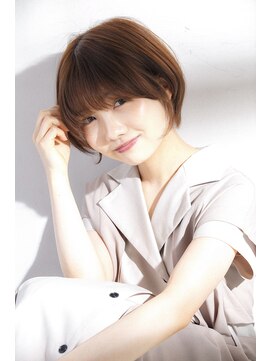 リノナ(Linona) 耳掛けくびれショートボブ ベージュシルバー【リノナ】