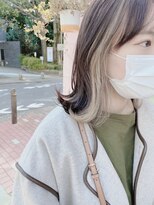 イルウィ(irwi)&nbsp;【トレンド】シルキーベージュインナーカラー　ミディアムヘア