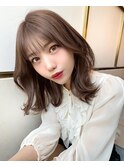 大人可愛い韓国ヘア ミディアムレイヤー 抜け感可愛い顔まわり