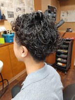 コダマ 新大塚店(KODAMA)&nbsp;アップバングツーブロックパーマスタイル（ベリーショート）床屋