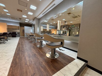 サロンズ ピフレ新長田店(SALONS)の写真