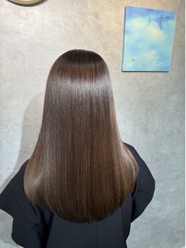 ヒンナ(hinna.)の写真/縮毛矯正・髪質改善特化店。"乾かしただけ"での仕上げにこだわり、お家で簡単に再現できる本物の髪質改善。