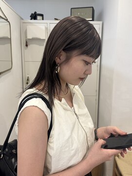 エイチ 梅田(H) レイヤーカットシースルーマッシュハイライトアンブレラカラー