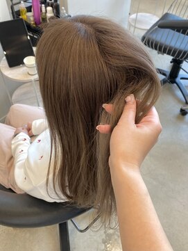 クオン 伊勢崎(QUON.) ミルクティーベージュ