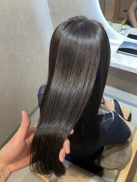 エマ 日吉(emma) 暗髪なのに透明感＊ダークグレージュカラー＊就活にもオススメ