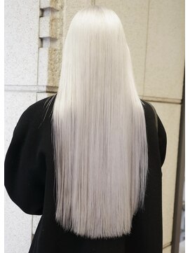 ヤド 原宿(YADO) ホワイト/ホワイトブロンド/ホワイトシルバー