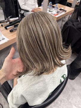 レディアル 大宮(REDEAL ope.) 【ハイライト】ベージュハイライトバレイヤージュ