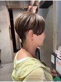 立川　刈り上げ女子　白髪ぼかし　ツーブロック女子　オリーブ