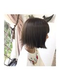 切りっぱなしショートボブ