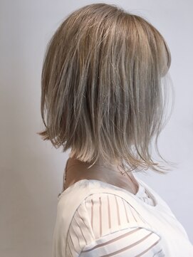 フィー 東川口店(fee) ハイトーンカラー★無造作外ハネボブ