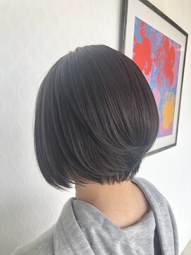 シーエーペッツ(CA-PETZ) 柔らか印象の前下がりショートボブ