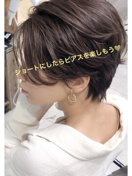 トルネード(TORNADO) 外国人風ハイライトショートボブ  グレージュ　白髪ぼかしも可