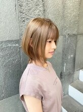 アクルヘアーバイテソロ(AKUR hair by tesoro)