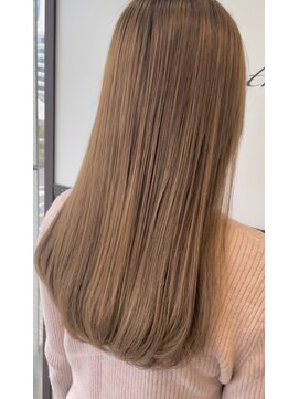 タブーセントラル(TABOO Central) ブリーチなしダブルカラーで育てるベージュ