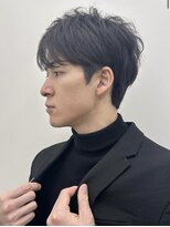 スーツ/短髪／ツーブロック/東感／モテる／黒髪／ダウンパーマ