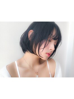 髪質やクセを見極めたカットで、ライフスタイルに合わせた自宅でも扱いやすいヘアスタイルに♪