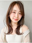 前髪くせ毛風カールフェミニンロング薄めバング小顔カット