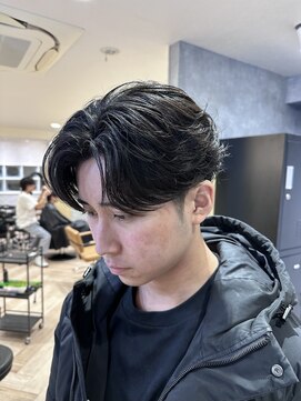 曲がる縮毛矯正専門店 バイ レイズ 名駅(曲がる縮毛矯正専門店 by RAYS) フェザーパーマ 刈り上げあり センターパート K