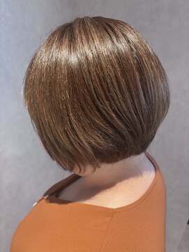 コンフィー(comfy) 【comfy 佐藤】　ショート　ハイライト【草加/谷塚美容室】