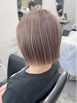 アミーゴ(AMIGO) ライトベージュ×ボブ　ブリーチ　ダブルカラー