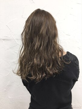 プライズ 表参道原宿店(prize) ミルクティーベージュイルミナカラーハイライトくびれヘア