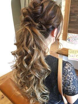 シェリシェリー(Cheri Cherie) ハーフアップアレンジ