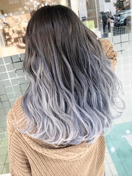 アッシュ 立川店(Ash) シルバー×コントラスト×バレイヤージュ