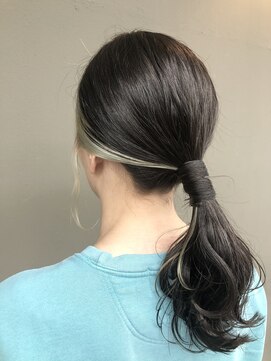 シャンプーボーイエイムス(SHAMPOO BOY aims) 暗髪にハイトーンインナーカラー