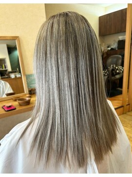 ヘアーコレット(hair Colet) ホワイトシルバーシャドールーツ