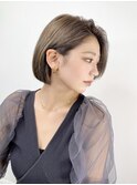 耳掛けボブ × ミルクティーグレージュ
