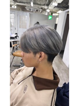 プライズ アイリス 池袋東口店(prize Iris) 韓国風センターパート/シルバーグレージュ/アッシュカラー