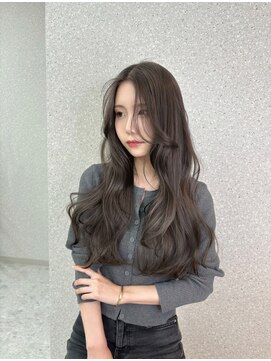 ボタン ハカタ(VOTAN hakata) 博多/韓国ヘア/センター分け/透明感カラー/レイヤーロング