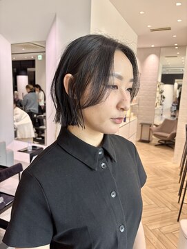 ステア ケース(stair case) ミニボブくびれボブ外ハネ前髪顔まわりカット