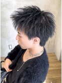 黒髪スパイキーショート