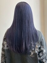 ベルフェミンキルン(Belle femin kilun) アッシュブルー ブリーチ ダブルカラー 顔周りカット 20代