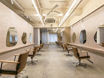 ユッカ 京橋(YUCCA)の写真/可愛い美容室でなら、いつもよりも可愛い自分に近づけそう。YUCCAで可愛いを叶える！［京橋/大阪］