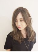 アッシュベージュ