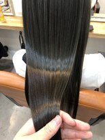 ネイヴィル(navile)&nbsp;オリーブグレージュ×ミネコラ