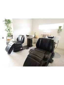 指名多数の人気スパニストによる極上美髪ヘアエステスパで艶と癒しの至福のひとときを！