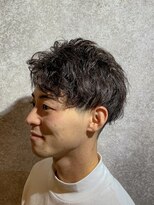 ラルス(Larus)&nbsp;MEN’S HAIR/サーフカール/刈り上げセンターパート/本八幡