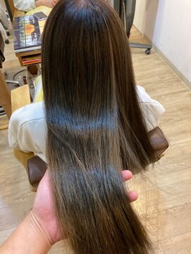 グランバイ アトリエドングリ(Grand × AtlierDonguri) お客様髪質改善データ902(アッシュグレイ)