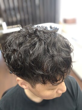 トバ(TOBA) ツーブロ+スパイラル